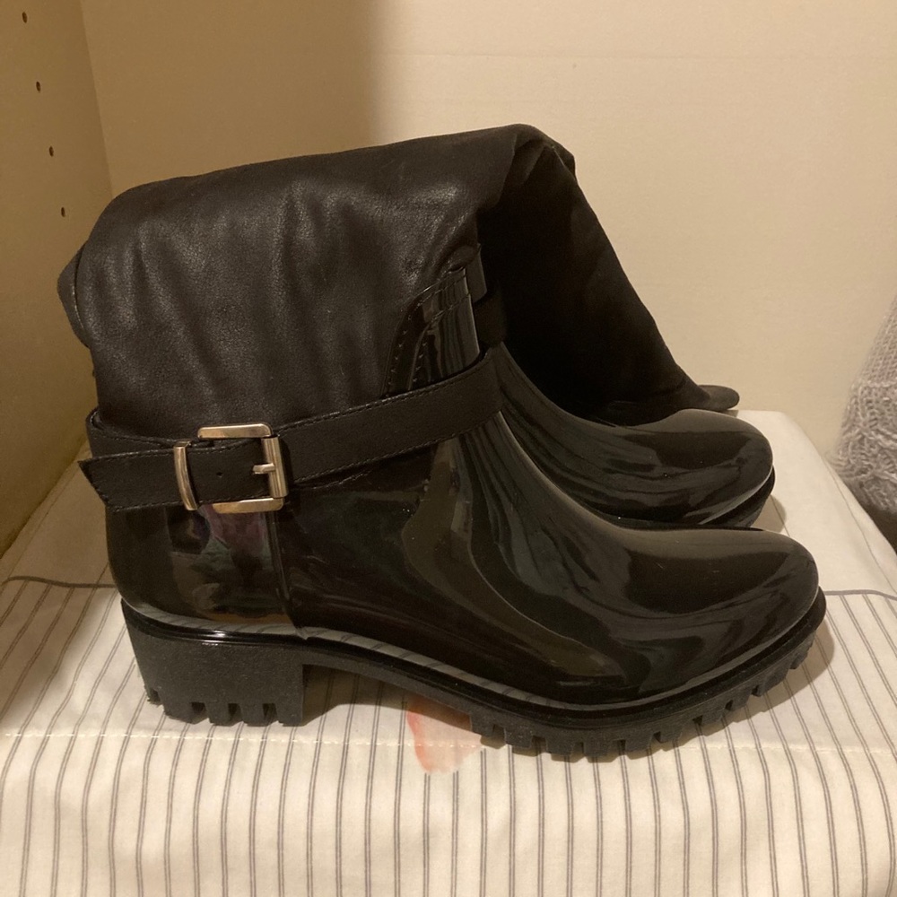 Calico Kiki rain boots